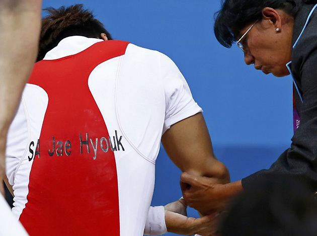 Sa Jae-hyouk Weightlifter Sa Jaehyouk dislocates elbow in London