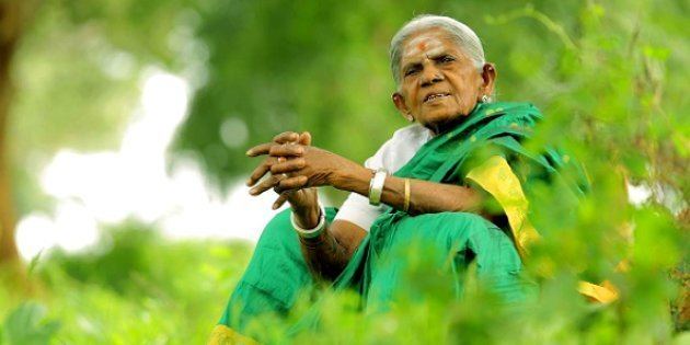 Saalumarada Thimmakka 105YearOld Indian Environmentalist Saalumarada Thimmakka Is One Of