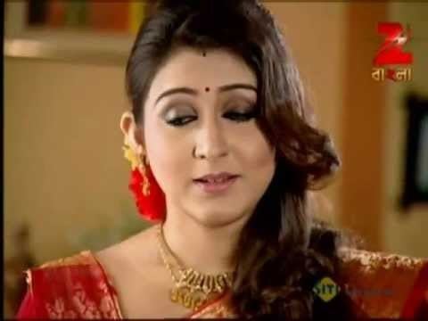 Oindrila Sen in a scene from the 2009 movie, Saat Paake Bandha