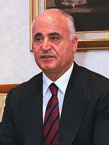 Sabahattin Çakmakoğlu httpsuploadwikimediaorgwikipediacommonsthu