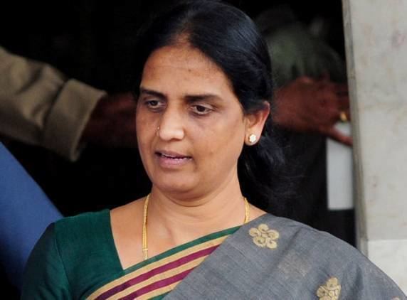 Sabitha Indra Reddy CM was no mood to accept sabitha resignation YS Jagan