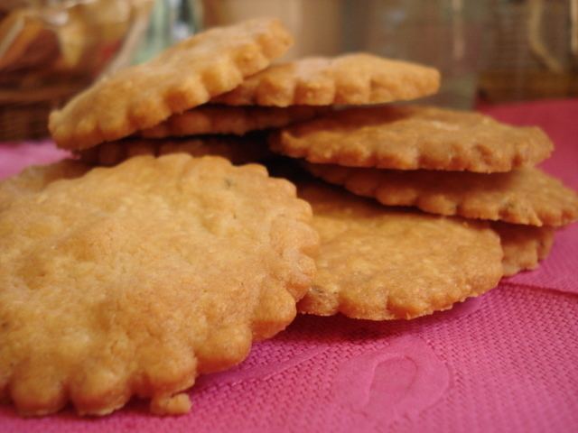 Sablé (biscuit) httpsuploadwikimediaorgwikipediacommonscc