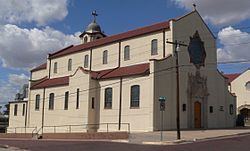 Sacred Heart Cathedral (Dodge City, Kansas) httpsuploadwikimediaorgwikipediacommonsthu