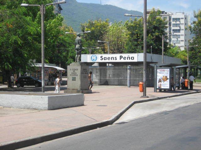 Saens Peña Station