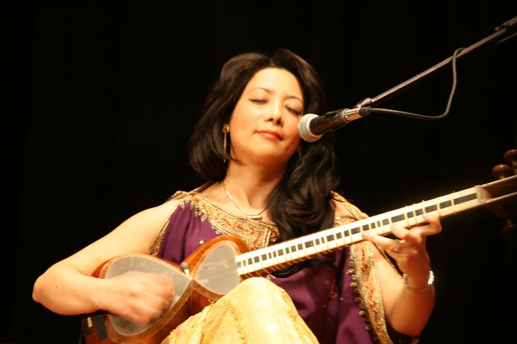 Sahba Motallebi FileSahba Motallebi Iranian femal singer playing tar