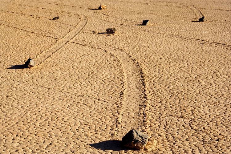 Sailing stones The Mystery of the Sailing Stones