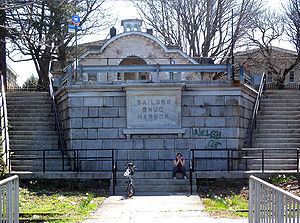 Sailors' Snug Harbor (Staten Island Railway station) httpsuploadwikimediaorgwikipediacommonsthu