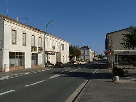 Saint-Aubin-de-Blaye httpsuploadwikimediaorgwikipediacommonsthu