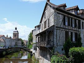 Saint-Céré httpsuploadwikimediaorgwikipediacommonsthu