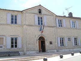 Saint-Fraigne httpsuploadwikimediaorgwikipediacommonsthu