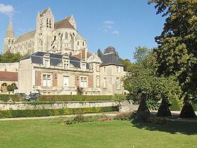 Saint-Leu-d'Esserent httpsuploadwikimediaorgwikipediacommonsthu