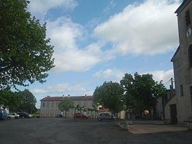 Saint-Lieux-Lafenasse httpsuploadwikimediaorgwikipediacommonsthu