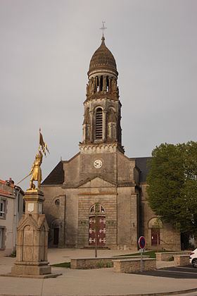 Saint-Martin-des-Tilleuls httpsuploadwikimediaorgwikipediacommonsthu