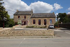 Saint-Pern httpsuploadwikimediaorgwikipediacommonsthu