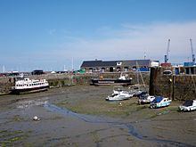 Saint Peter Port Harbour httpsuploadwikimediaorgwikipediacommonsthu