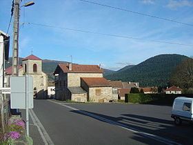 Saint-Pierre-la-Bourlhonne httpsuploadwikimediaorgwikipediacommonsthu