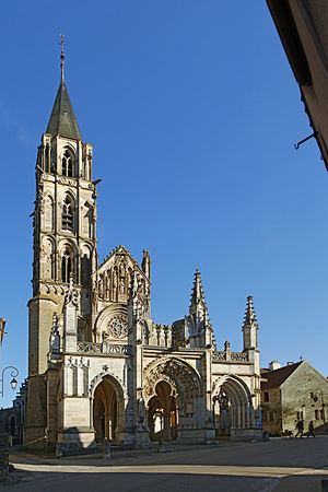 Saint-Père, Yonne httpsuploadwikimediaorgwikipediacommonsthu
