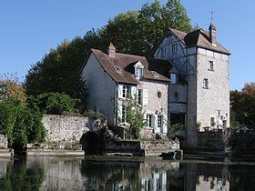 Saint-Pryvé-Saint-Mesmin httpsuploadwikimediaorgwikipediacommonsthu