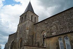 Saint-Sulpice-en-Pareds httpsuploadwikimediaorgwikipediacommonsthu