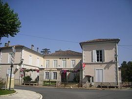 Saint-Symphorien, Gironde httpsuploadwikimediaorgwikipediacommonsthu