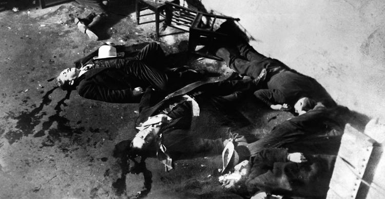 Saint Valentine's Day Massacre stvalentinesdaymassacre1929 Al Capone and Prohibition Pictures