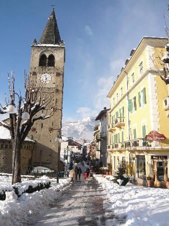 Saint-Vincent, Aosta Valley httpsmediacdntripadvisorcommediaphotos01