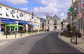 Saint-Xandre httpsuploadwikimediaorgwikipediacommonsthu