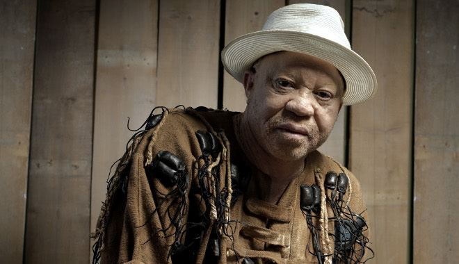 Salif Keita Femme Hub Salif Keita From Adversity To Award Winning