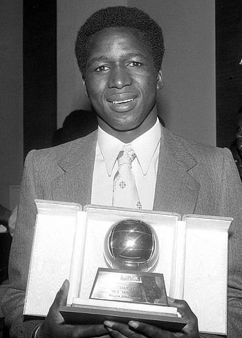 Salif Keïta (Malian footballer) wwwpoteauxcarrescomimagessitekeitaballondo