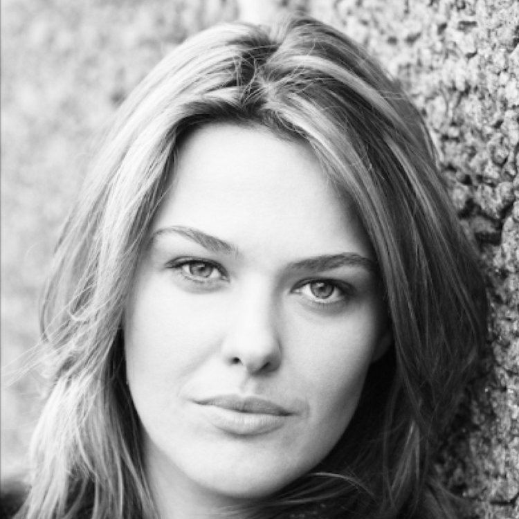 Sally Bretton httpspbstwimgcomprofileimages4500060882101