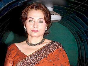 Salma Agha httpsuploadwikimediaorgwikipediacommonsthu