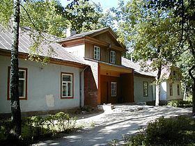 Salnava Manor httpsuploadwikimediaorgwikipediacommonsthu