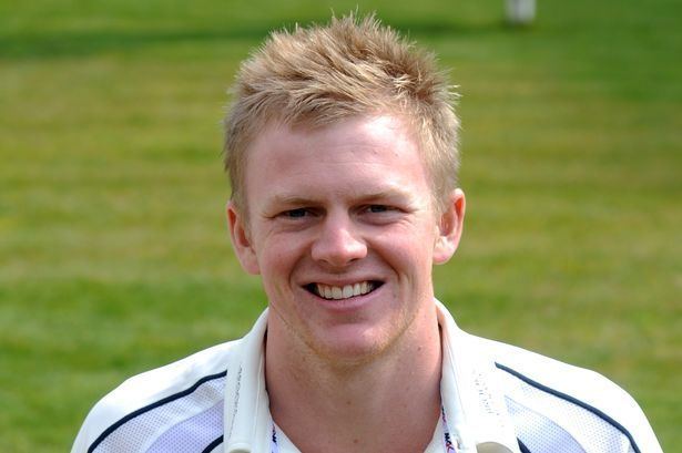Sam Robson Sam Robson and Eoin Morgan put Middlesex in driving seat