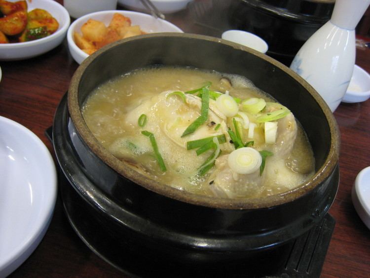 Samgye-tang FileKorean soupSamgyetang05jpg Wikimedia Commons