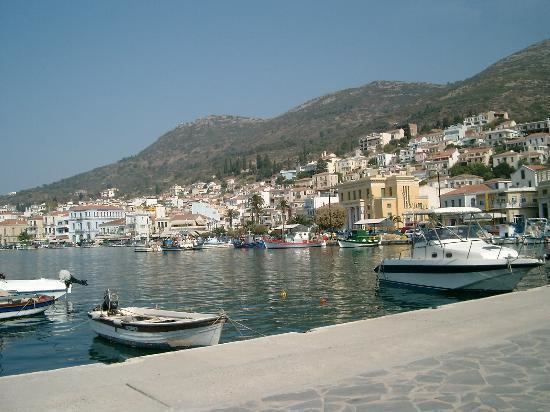 Samos (town) httpsmediacdntripadvisorcommediaphotos01