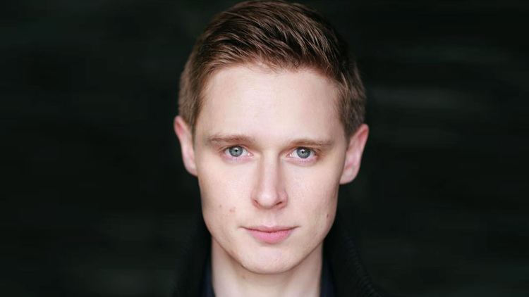 Samuel Barnett (actor) Dirk Gentlys Holistic Detective Agency Samuel Barnett Cast in