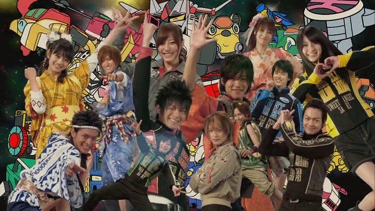 Samurai Sentai Shinkenger vs. Go-onger: GinmakuBang!! movie scenes Mainly to be less biased I included the girls from Shinkenger D Kotoha ShinkenYellow is so adorablee kyunn
