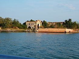 San Giorgio in Alga httpsuploadwikimediaorgwikipediacommonsthu