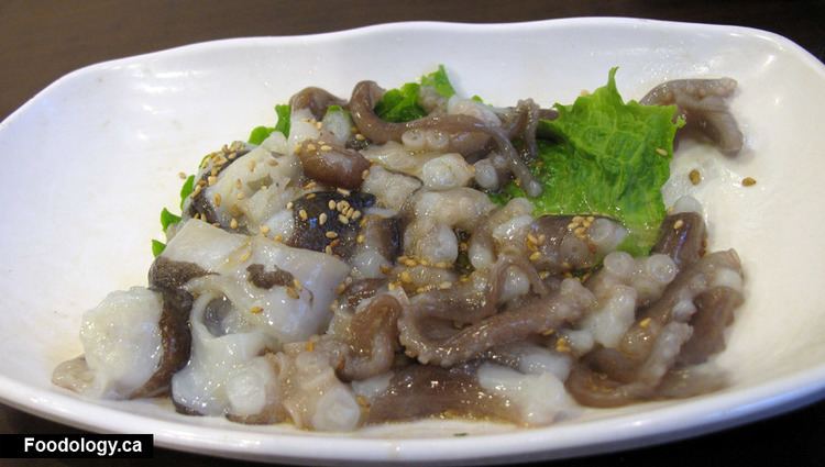 San-nakji Minimani Eating Raw Octopus Sannakji in Seoul Korea Foodology