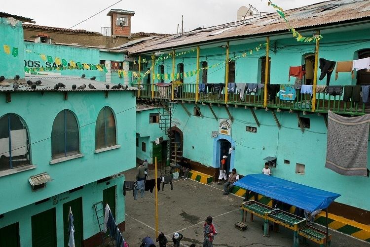 San Pedro prison Crcel de San Pedro The World39s Most Bizarre Prison La Paz Bolivia