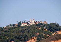 San Simeon, California httpsuploadwikimediaorgwikipediacommonsthu