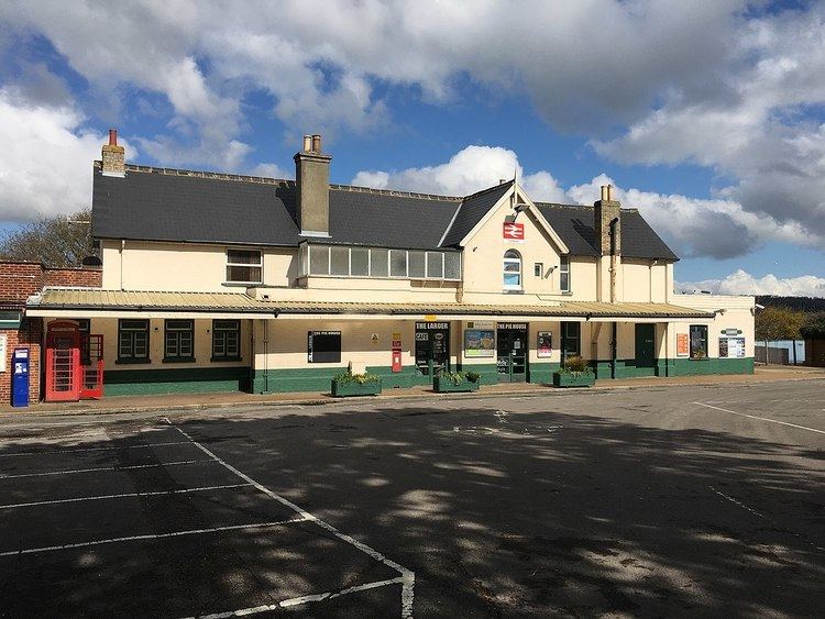 Sandown railway station