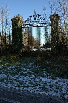 Sandywell Park httpsuploadwikimediaorgwikipediacommonsthu