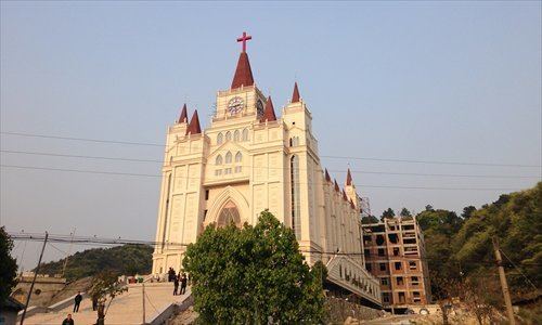 Sanjiang Church Concern rises in Wenzhou as Christianity booms in capitalist fashion