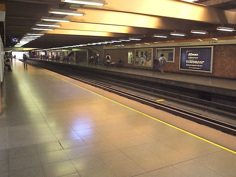 Santa Ana metro station