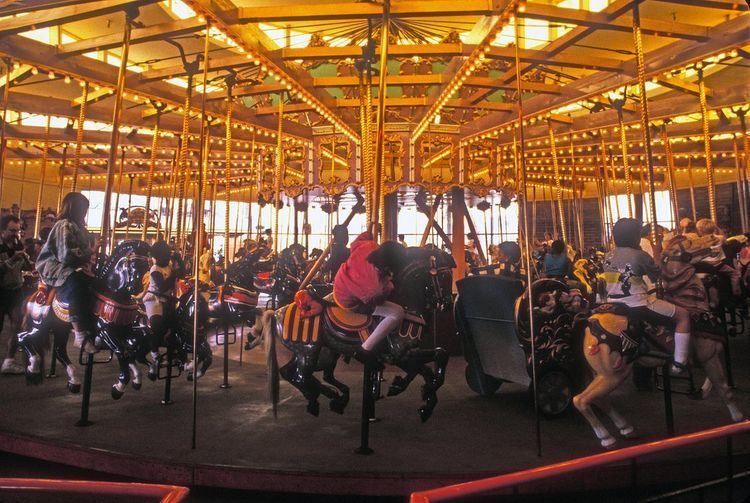 Santa Cruz Looff Carousel and Roller Coaster httpsuploadwikimediaorgwikipediacommonsthu