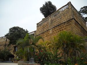 Santa María de la Cabeza castle httpsuploadwikimediaorgwikipediacommonsthu