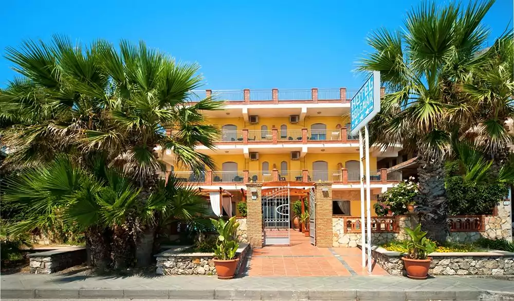 Sant'Alessio Siculo httpsexpcdnhotelscomhotels20000001340000