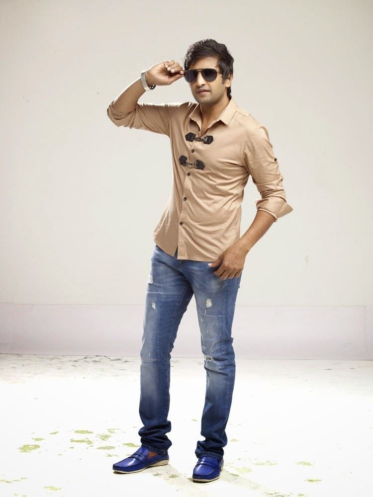 Santhanam (actor) VPA Photoshoot Actor Santhanam Official Website