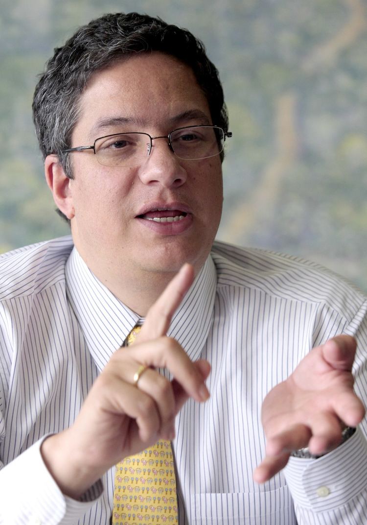 Santiago Rojas Arroyo Ministro de Comercio y empresarios en encuentro regional